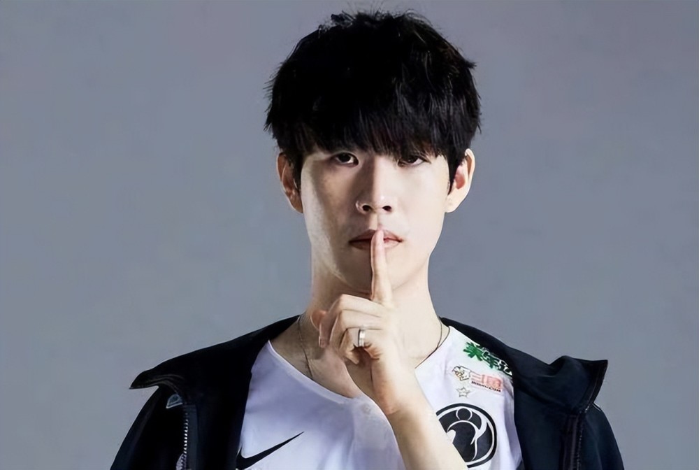 中单卢锡安时隔877天再次在LPL出场！